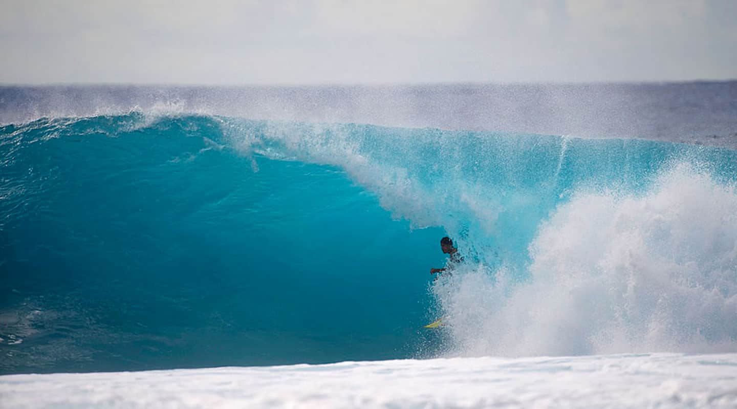 surfing-in-moorea_11440823944_o