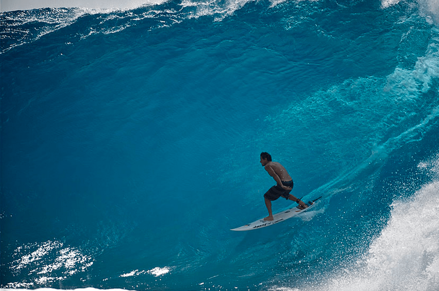 surfing-in-moorea_11440884516_o