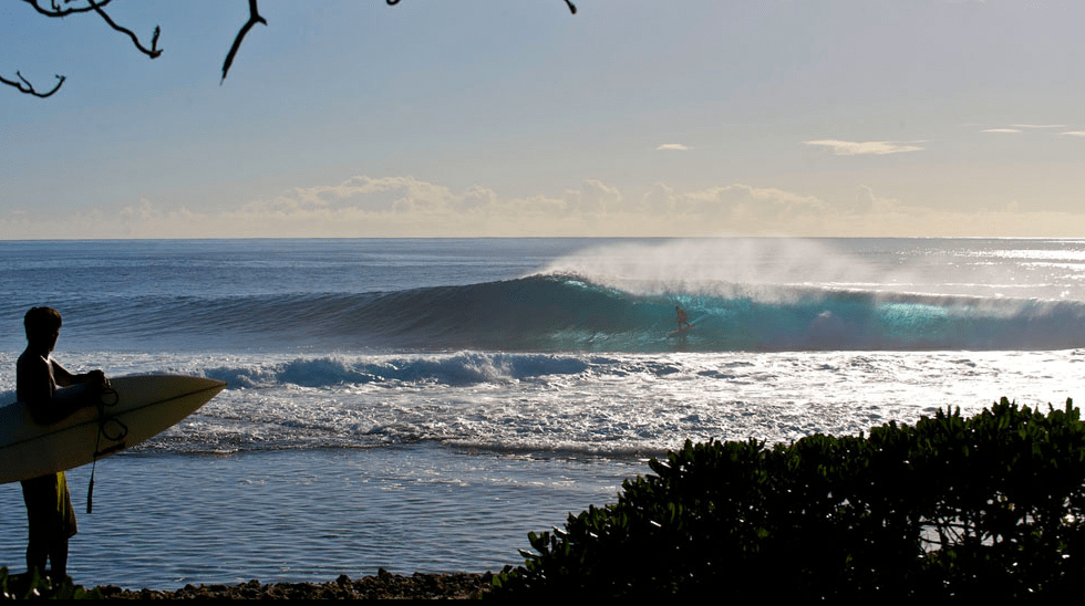 surfing-in-moorea_11440889346_o