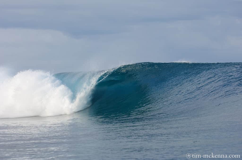 surfing-in-moorea_11440937263_o